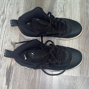 Jordan’s size 4 black and white sneakers boys